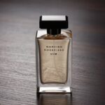 Narciso Rodriguez for Him perfumy męskie na eleganckim tle
