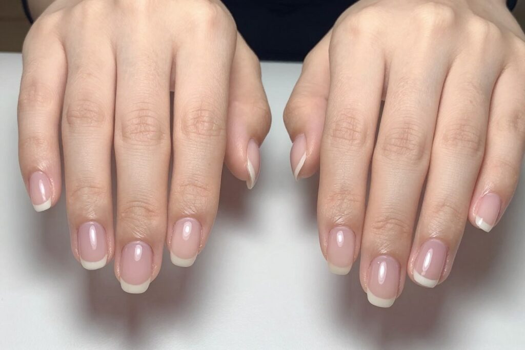 porównanie dwóch rąk z różnym typem manicure