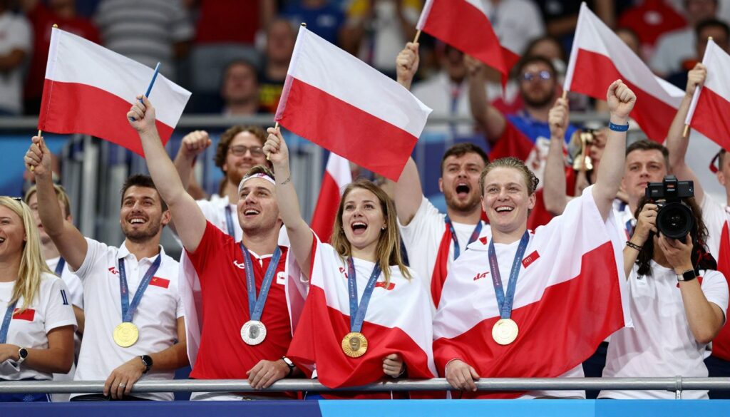 Kibice polscy świętujący medale olimpijskie